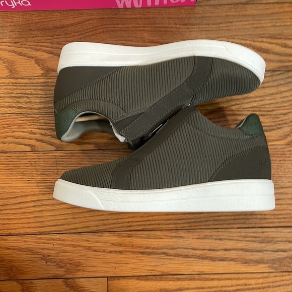 Ryka Vibe Knit Slip On Wedge Sneaker‎ Alpine Green size 10M NWT - Picture 3 of 9